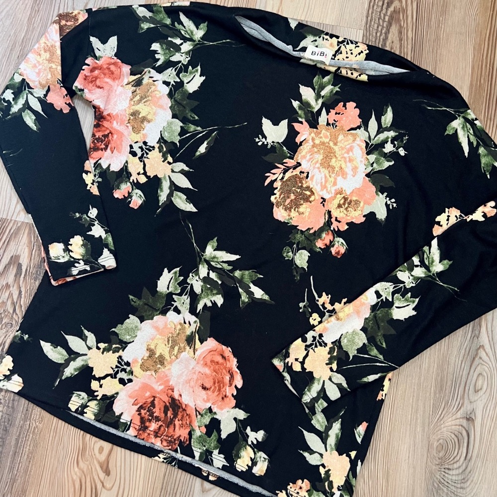 BiBi Womens L-XL Oversized Black Floral Boho Long Sleeve Knit Top Boat Neck